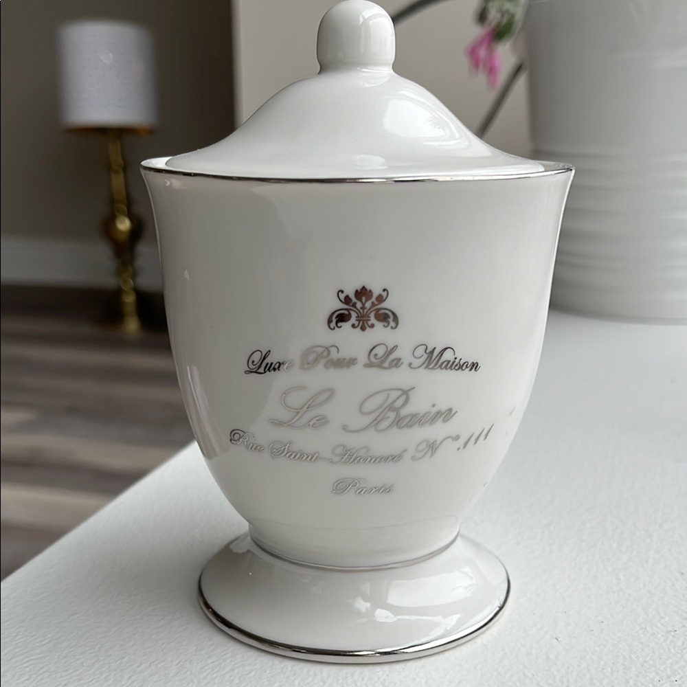 White Ceramic Le Bain Jar with Lid